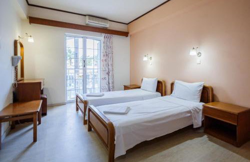 Vivian Hotel - Photo 49