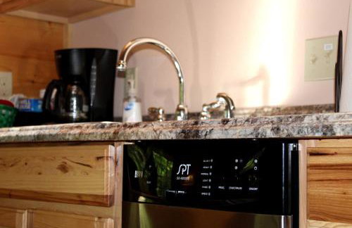 Unique Wooden Yurt Rental for a Vacation near Beckley, West Virginia - Foto 12