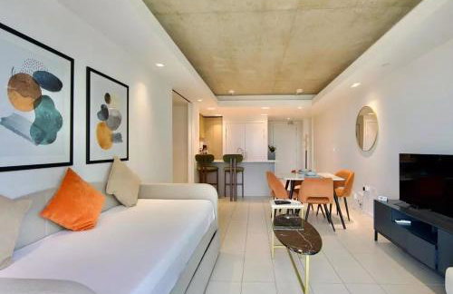 High Floor Modern 1BR Stunning Views Balcony Portable AC Free Parking - Photo 58