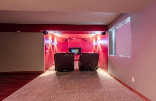 Big Family Getaway- Theater Room- BBQ- Play Room- Fire Pit - Foto 41