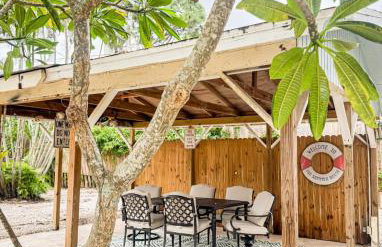 Tropical PoolHome Walk to Shops Near Beach - Foto 35