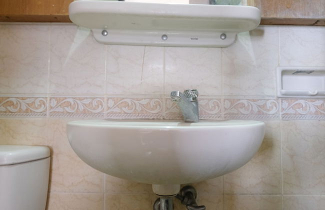 Spacious And Homey 3Br Apartment At Majesty - Photo 17