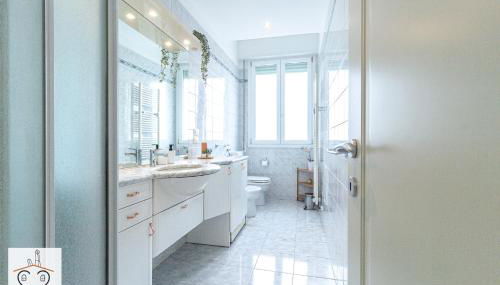 FamilyBO Apartments Ristori Fiera - Photo 5, Shower