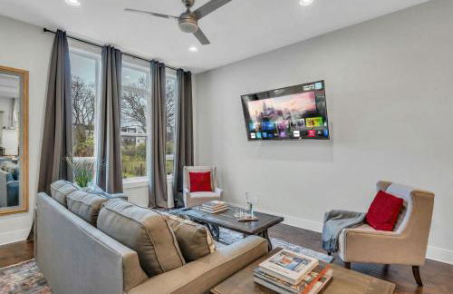 NEW Luxe 4BR 12 Beds - RoofDeck Views - Chefs Kitchen - Foto 6