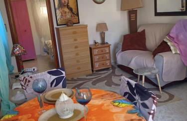 Alicante 1 bed apartment free parking and Netflix, min stay 11 nights seasonal rental - Foto 1