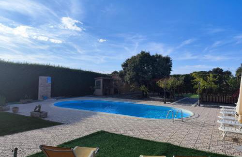 La Triqueta Casa Rural con Piscina y Barbacoa, ideal para familias y grupos - Foto 17