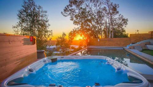 Large Pool Home on Two Acres with Views! - Foto 3