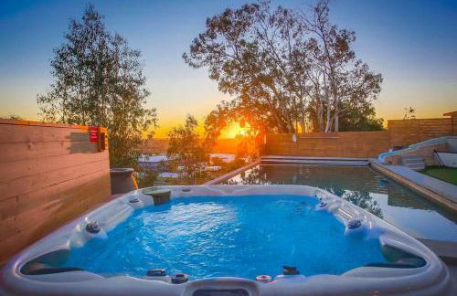 Large Pool Home on Two Acres with Views! - Foto 3