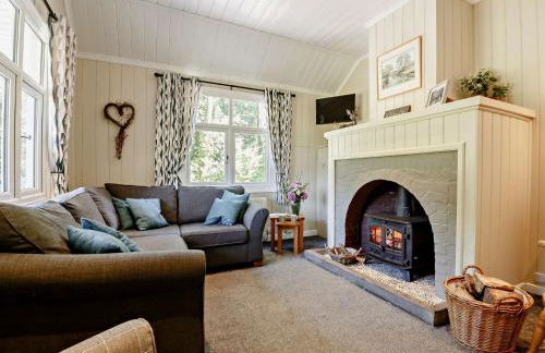 4 Bed in Llanfairtalhaiarn 88973 - Photo 3