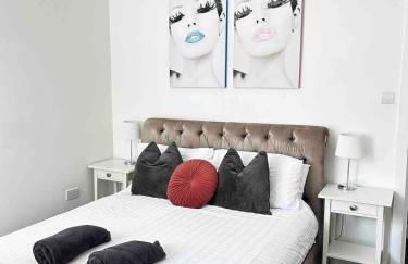 Spacious Southampton City Apartment with Courtyard - Foto 20