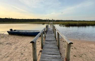 Container Vermelho na beira do rio e a poucos metros do mar com cozinha completo em mogiquiçaba bahia - Foto 16