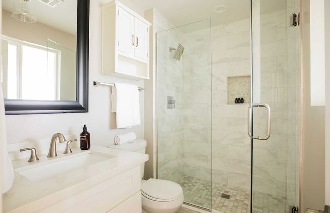 Daisy by Avantstay Modern Home w/ Spacious Backyard, Pool & Table Tennis - Foto 12