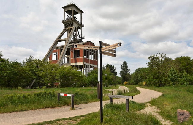 Modern Holiday Home in Maasmechelen With Sauna - Foto 17