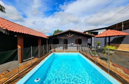 Casa Familiar 3 quartos c Piscina prox centro - Foto 2