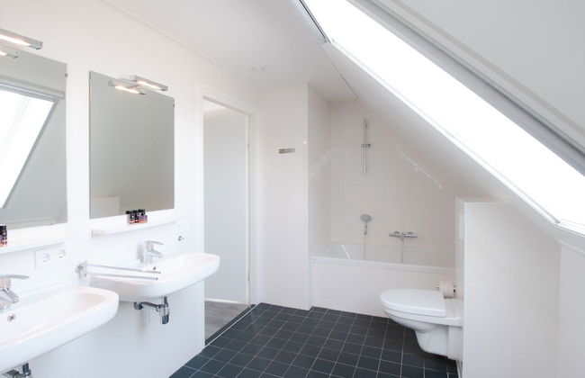 6 bedroom House in Tholen with terrace - Photo 13