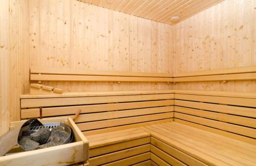 Villa Falcon Rook - Four-Bedroom Villa with Terrace and Swimming Pool - Photo 101