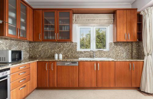 Eretria Luxurious Seafront Villa - Photo 34