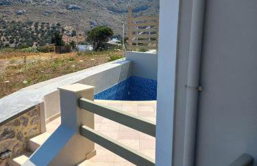 Climbers' Nest 'with sea and rock views and private pool' - Photo 8