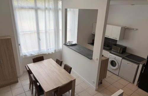 OULLINS T3 COSY 70M2 - 6 Pers 2 Chambre - 2 Mezzanines Métro & centre à Pied - Foto 28