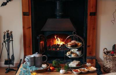 4 Walkers Cottage - Countryside Retreat with BBQ Hut - Photo 1