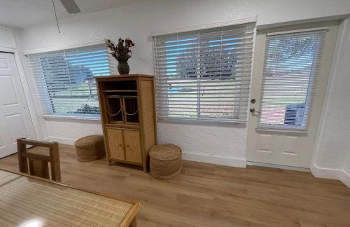 Stylish budget friendly retreat! - Foto 49