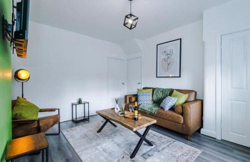 The Acacia Lodge - Beautiful & Modern 3-BR with FREE Parking - Perfect For Business or Work Stays by Parydise Properties - Foto 1