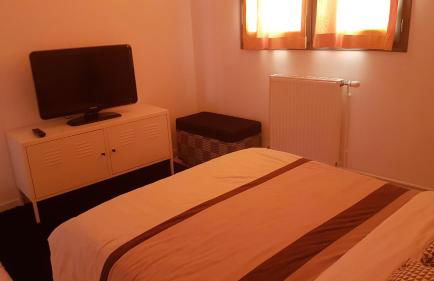 appartement simple entier avec cour pour 2 a 7 personnes - Photo 2