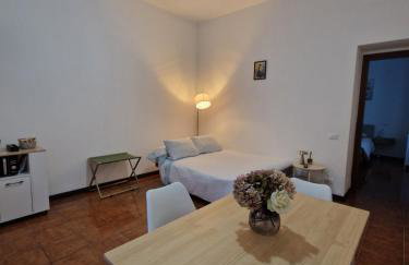 Charming Home with Private Patio near Swiss Border and Transport - Daisy, Loggiadeifiori - Photo 4