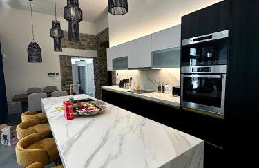 Venetian gem in neapolitan with private courtyard - Photo 4