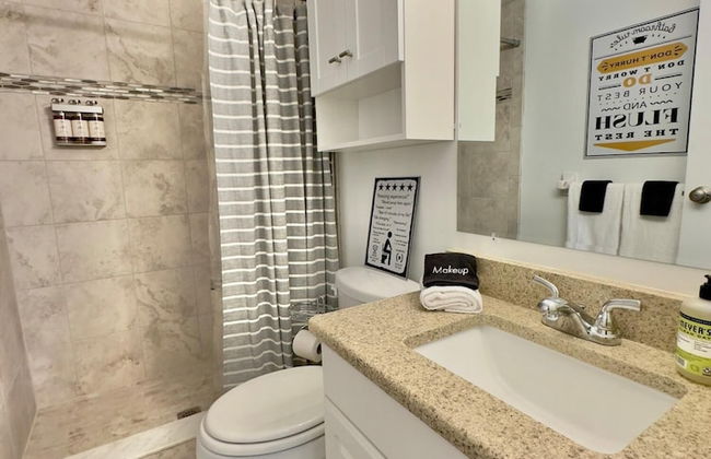 Pier Pressure Beachfront w Pool - Foto 39