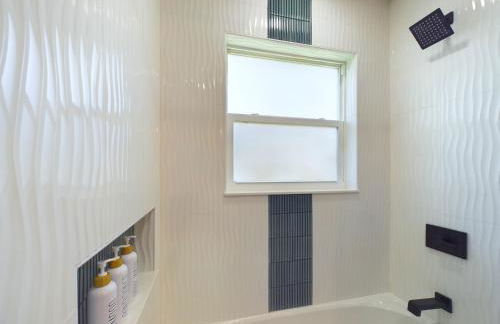 Island Oasis with Heated Pool Private Tiki Bar! - Foto 18