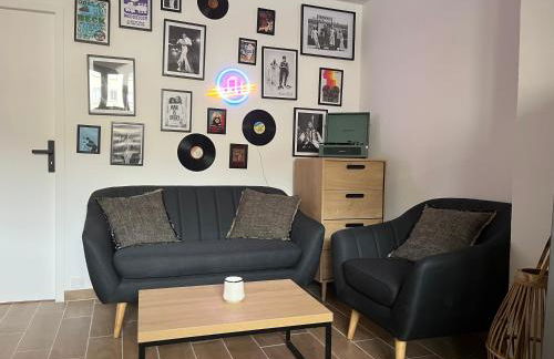 Appart T3 Stratégique - Parking - Accès A64 - Foto 3