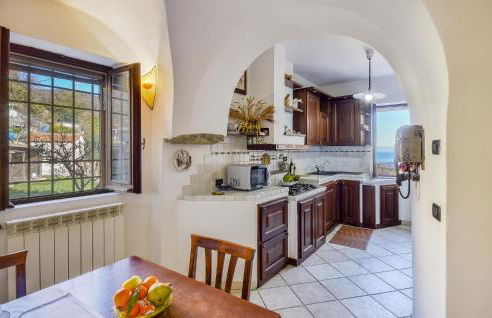 2 Bedroom Awesome Home In Vado Ligure - Foto 11