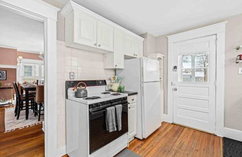 Eclectic Bungalow in the Heart of Royal Oak - Foto 7