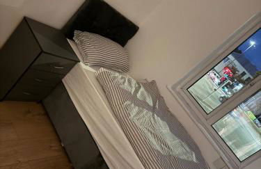 Modern 2 Bedroom Maisonette - Foto 7