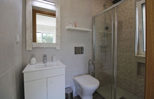 Semi-detached Villa With Pool In Rural Setting - Photo 12