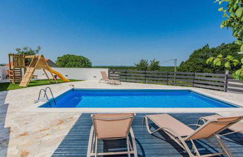 Gorgeous Home In Popovici With Wifi - Photo 2