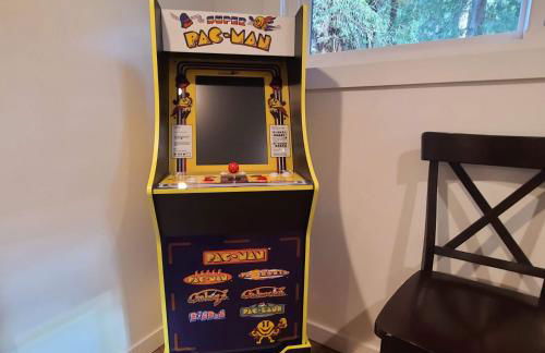 Dhyana Redwoods Fire Table Nearby River Access Ping Pong & Arcade Games - Foto 27