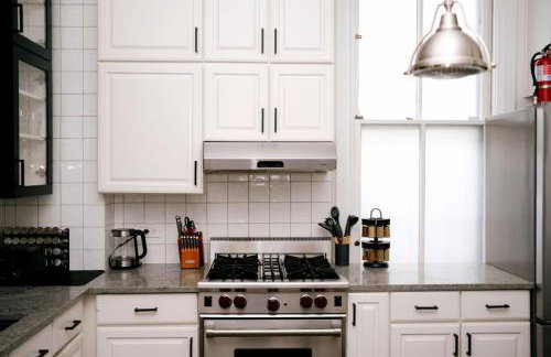 Top 1 Rated 4BR Lincoln Park House - King Bed - Photo 56