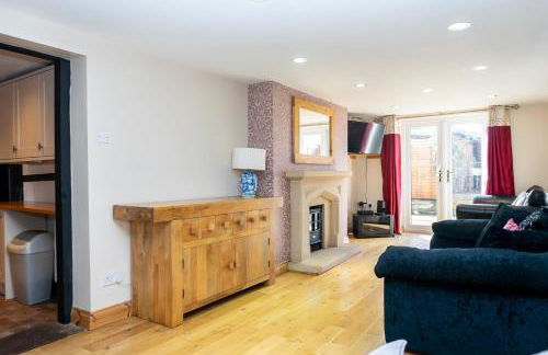 Cosy 3 Bed Cottage-Gloucester-Parking-Garden-Free Hot Tub Weekends-Work or Leisure - Foto 5