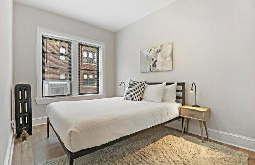 Warm & Lovely 2BR Apt close to Dining & Shops - Touhy 1S - Foto 11