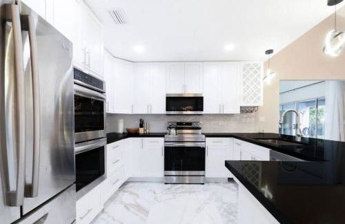 Modern Lakefront Home - Foto 21