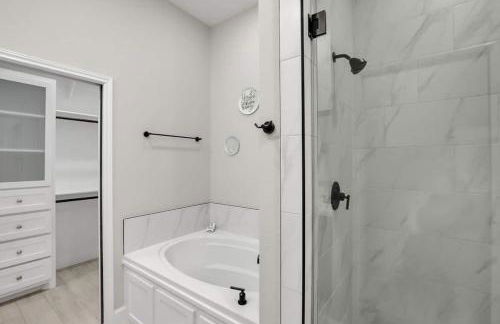 Luxurious Family-friendly Oasis with Laguna Views - Foto 30