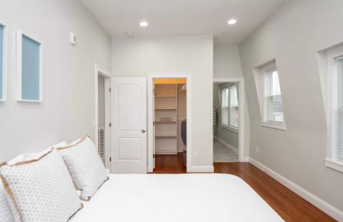 Jennifer's Penthouse Panoramic City Views w Deck - Foto 17