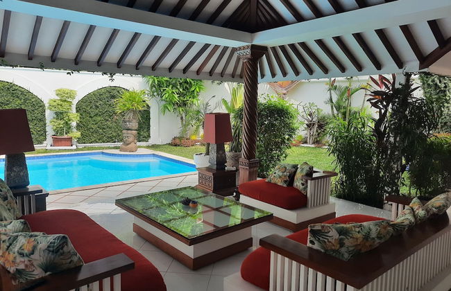 Yogyakarta Tropicana Villa - Foto 11