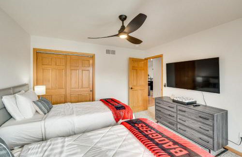 Luxury Prairie Retreat 5 Min from Madison! - Photo 29