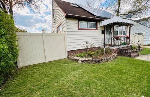 The Charming Cozy 4-Bedroom Getaway in Glen Burnie - Foto 34