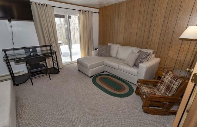 Seven Springs 3 BR Deluxe Condo, Near Golf Course by RedAwning - Photo 10