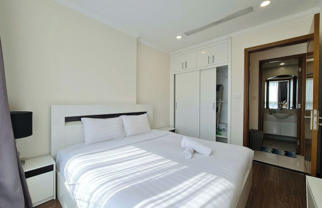 Cozy- Vinhomes Central Park Apartments - Photo 33