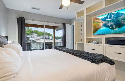 Beautiful Lake Front Home with Private Dock In Lick Branch Cove - Foto 18